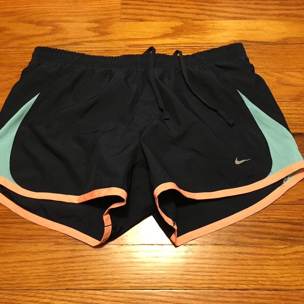 NIKE Tempo Running Shorts w/ Brief Lining - SMALL